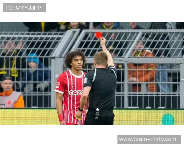 多特蒙德半场领先弗赖堡本塞拜尼进球丘库埃梅卡射门中柱