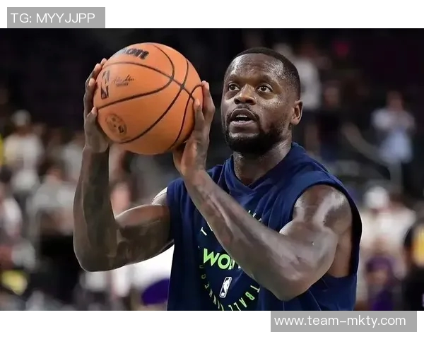 兰德尔表现平平首节手感冰凉全场贡献21分5篮板3助攻3抢断