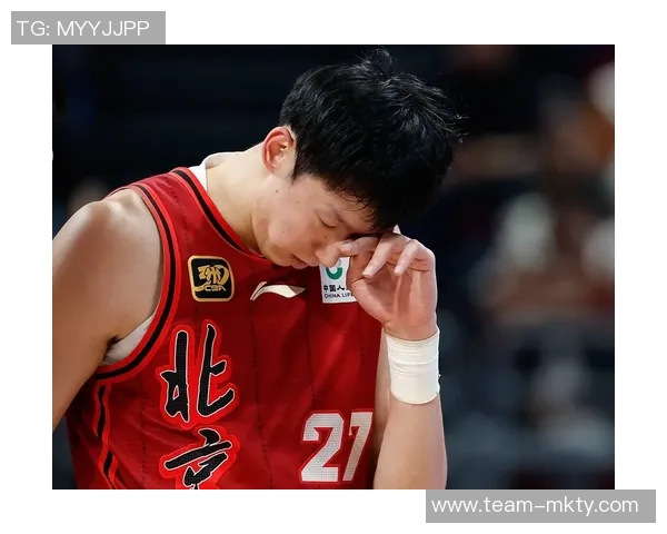 周琦眼伤初步检查结果乐观周一将公布最终诊断结果